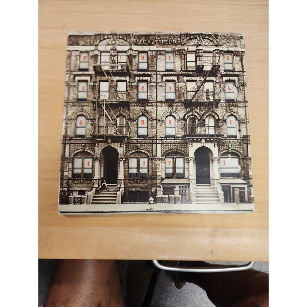VTG Led Zeppelin's 1975 double album Physical Graffiti fa9865